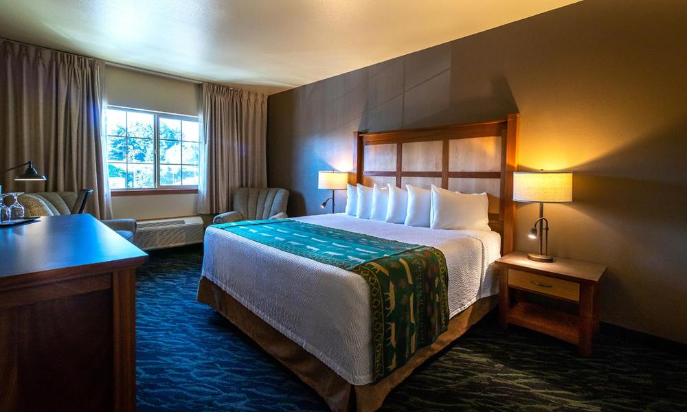 Deluxe King Room interior